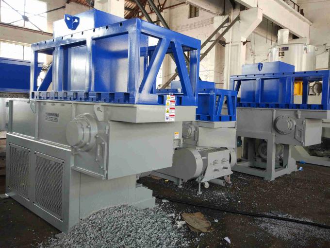Low Noise Plastic Chipper Machine / Stable Plastic Recycling Grinder